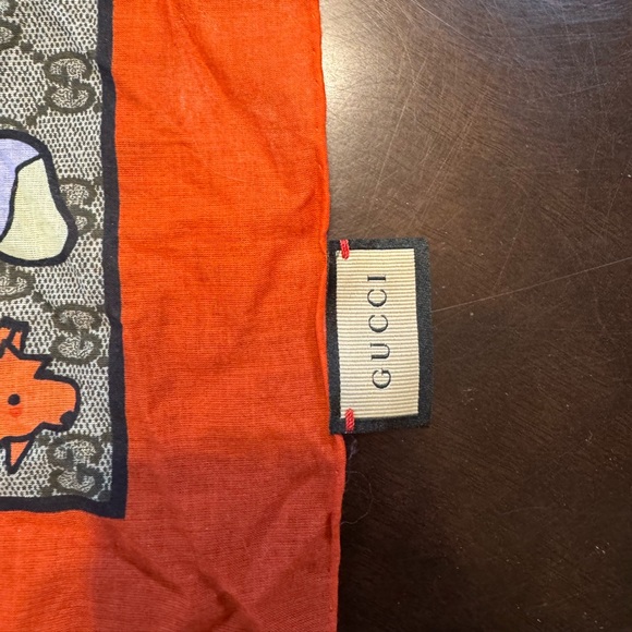 New Authentic Gucci x Pikarar GG Supreme Logo Square Scarf - Picture 9 of 9